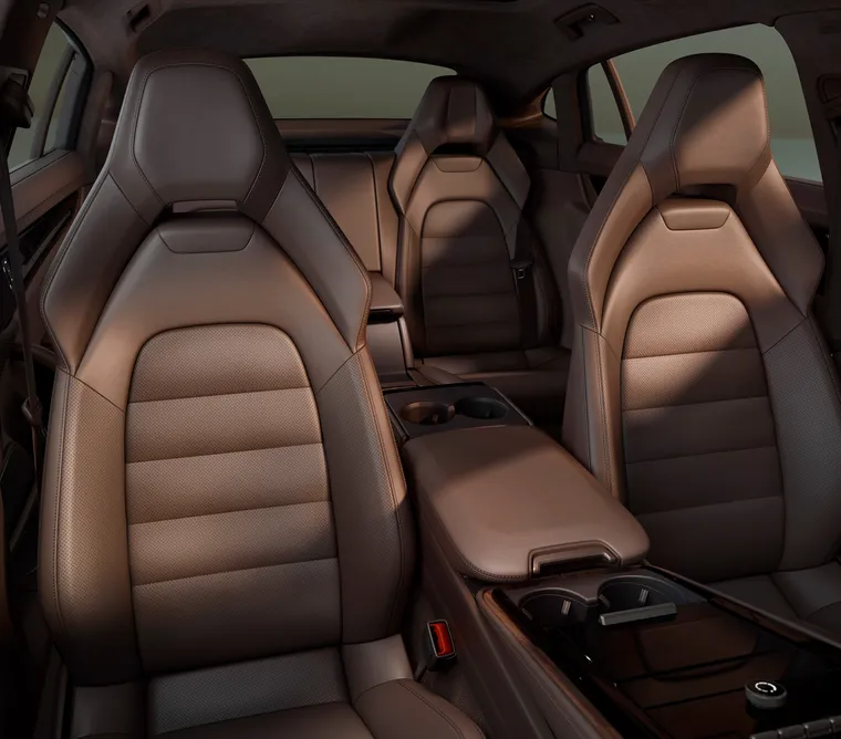 Porsche Panamera Turbo E-Hybrid Executive interior: view of the adaptive Sports seats in the front.