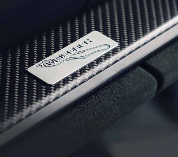 搭载魏斯阿赫组件的保时捷 911 GT3 驾驶室视图。