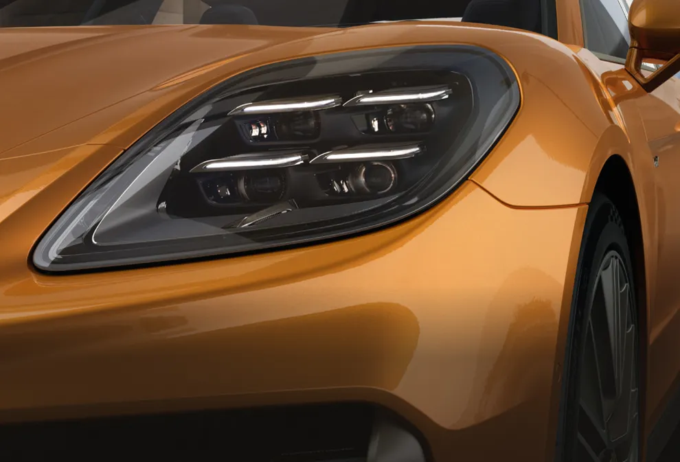 马德拉金属漆保时捷 Panamera Turbo E-Hybrid 高分辨率带矩阵光束的 LED 大灯细节图