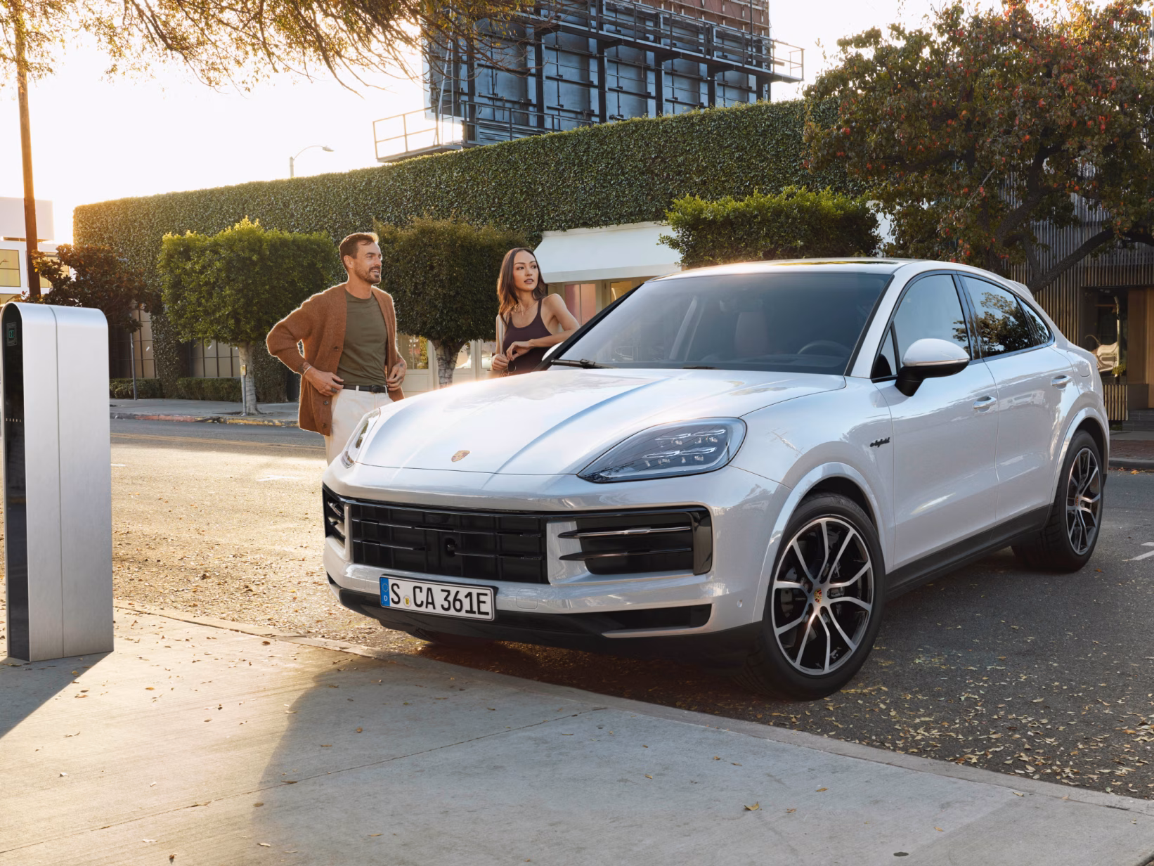 细花白金属漆保时捷 Cayenne E-Hybrid Coupé