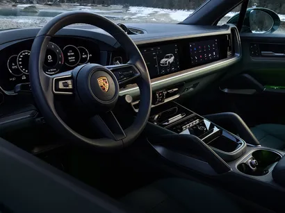 Interior of the Porsche Cayenne Active.