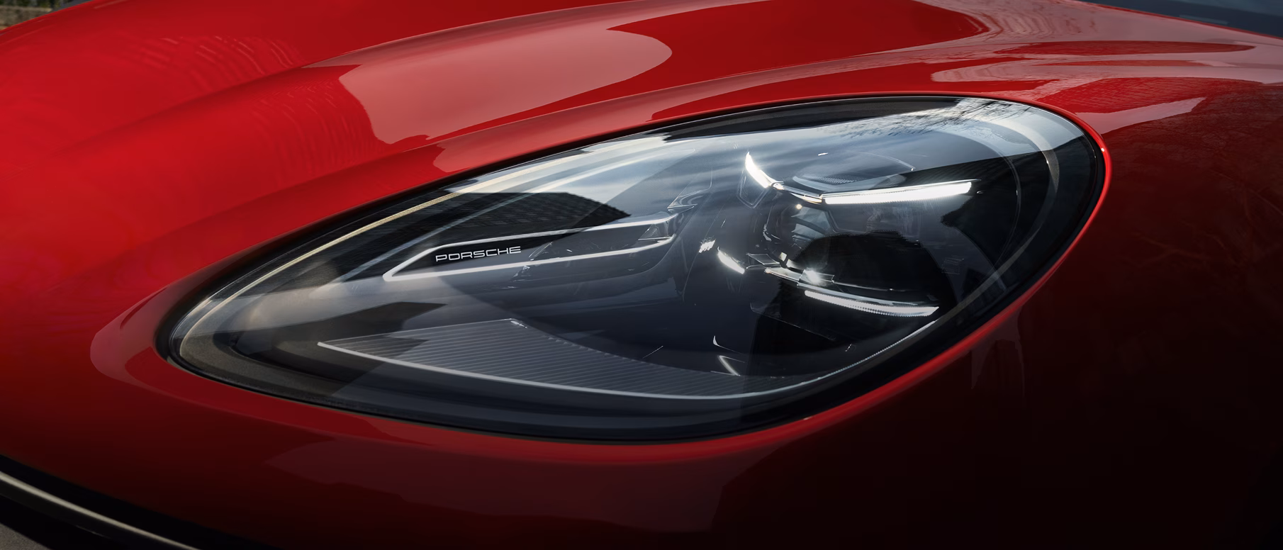 保时捷 Macan 逐梦版的 LED 主大灯视图