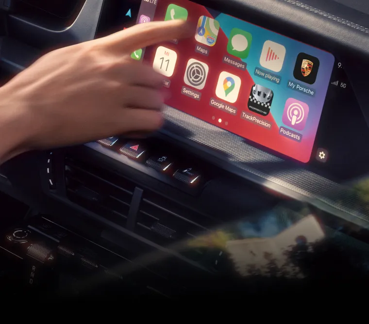 保时捷 911 Carrera GTS 的内饰信息娱乐系统细节图 – 保时捷通讯管理系统 (PCM)