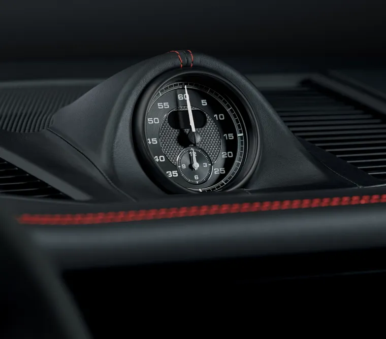 保时捷 Macan GTS 的内饰：配备 Sport Chrono 组件的仪表板上计时器的细节图