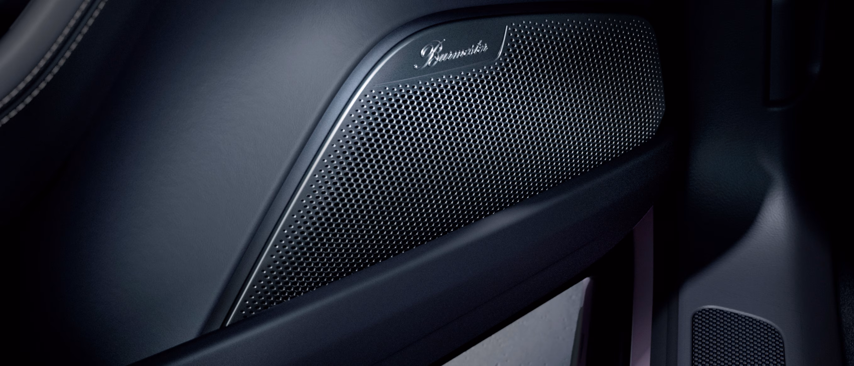 保时捷 Panamera 隽永版音响系统中扬声器的细节视图