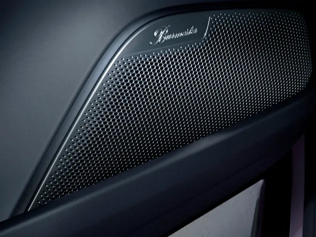 保时捷 Panamera 隽永版音响系统中扬声器的细节视图