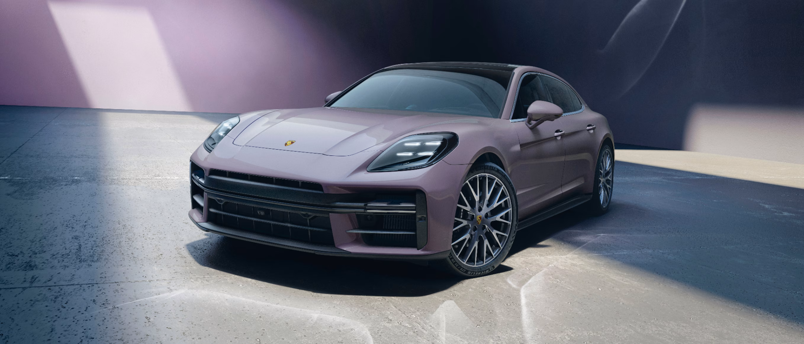 保时捷 Panamera 隽永版视图，普罗旺斯紫漆面