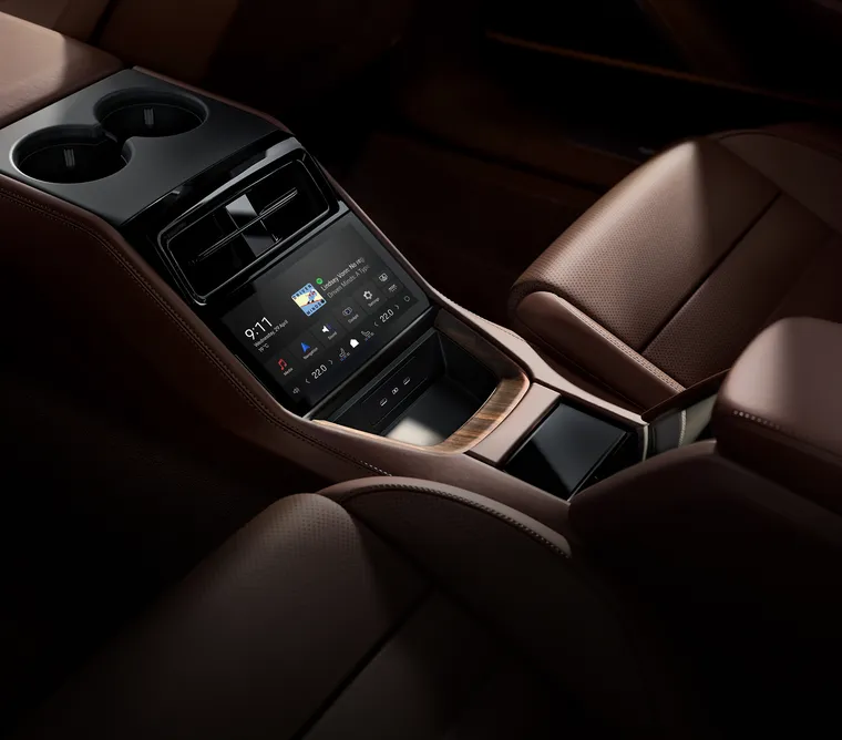 Porsche Panamera 4 E-Hybrid Executive: close up of the rear centre console with touch display.
