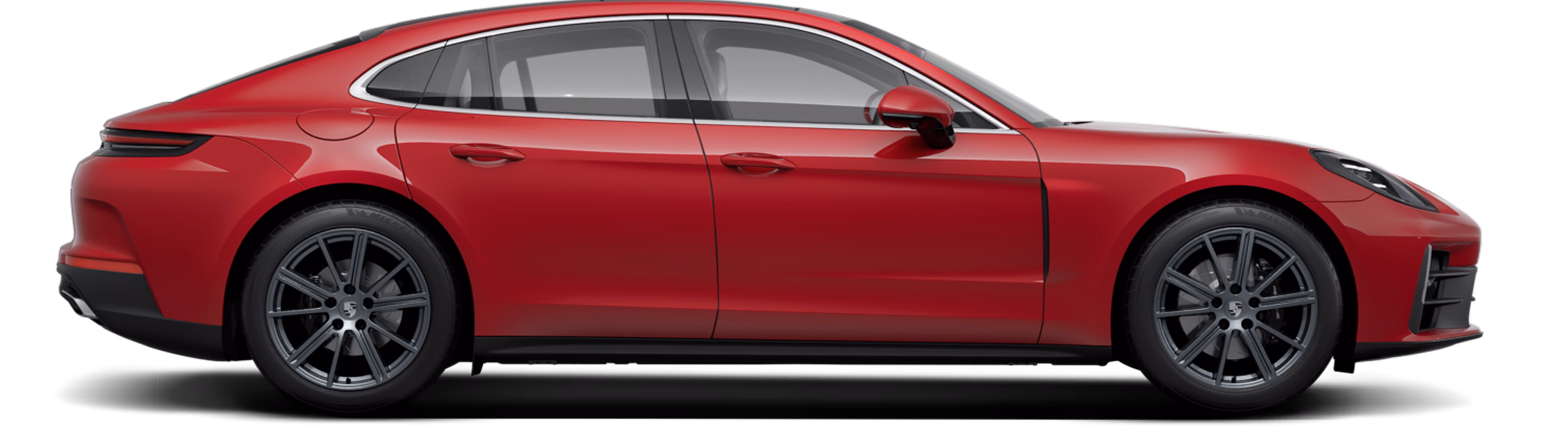 保时捷 Panamera Pure 胭脂红侧视图/侧面图。