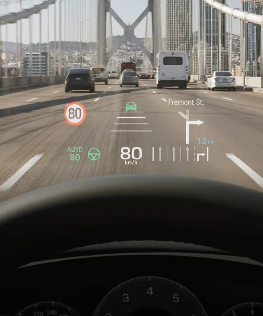 保时捷 Cayenne 内饰：行驶过程中的抬头显示系统细节图